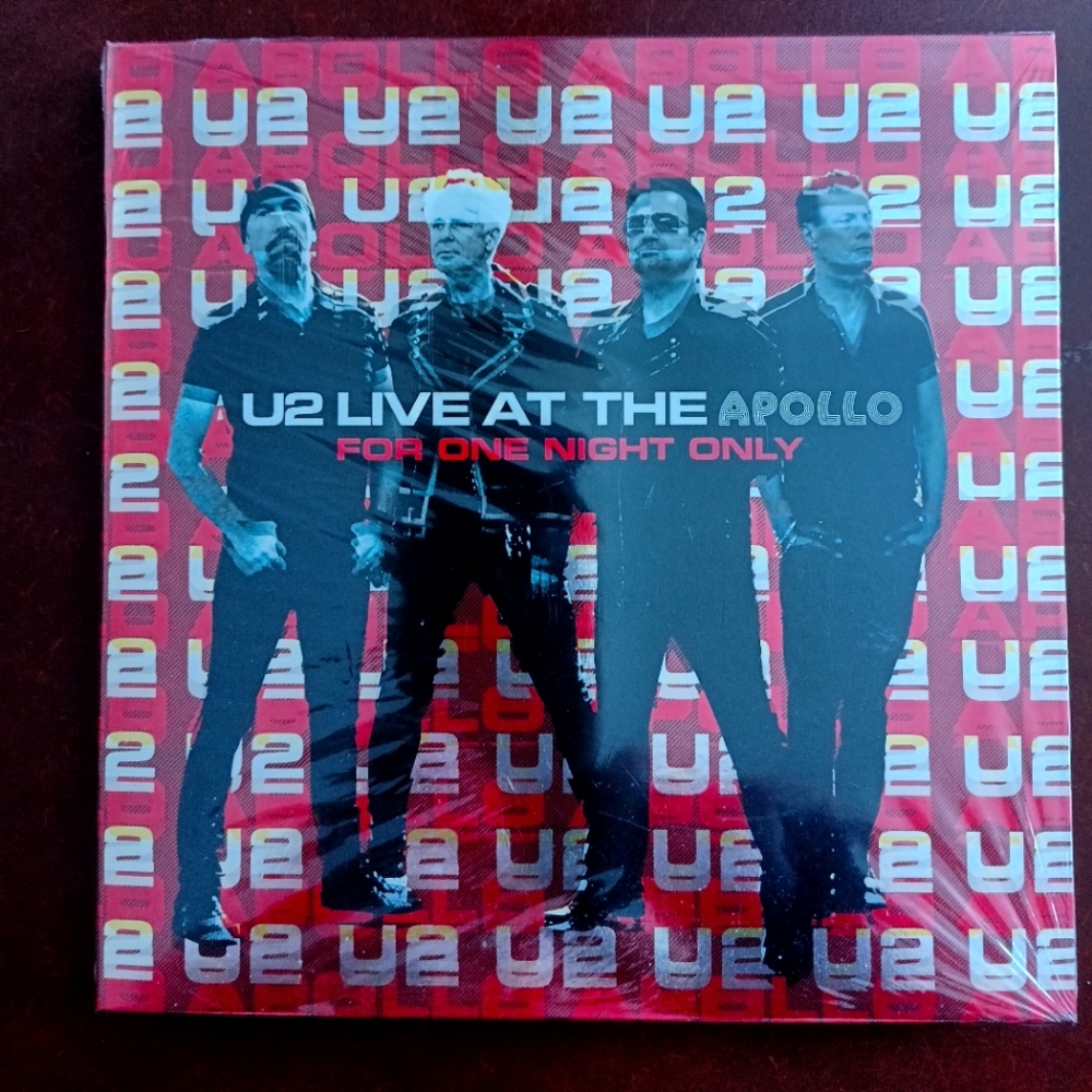 U2 "Live At The Apollo for One Night Only" Fan Club 2-Disc CD Album + Postcards